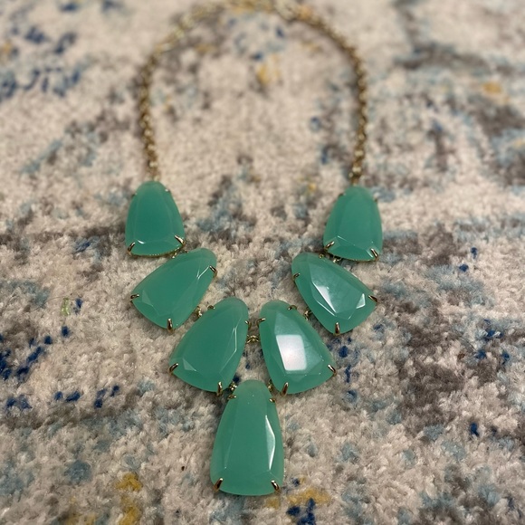 Kendra Scott ✨Harlow✨ in Jade & Gold - Picture 3 of 6